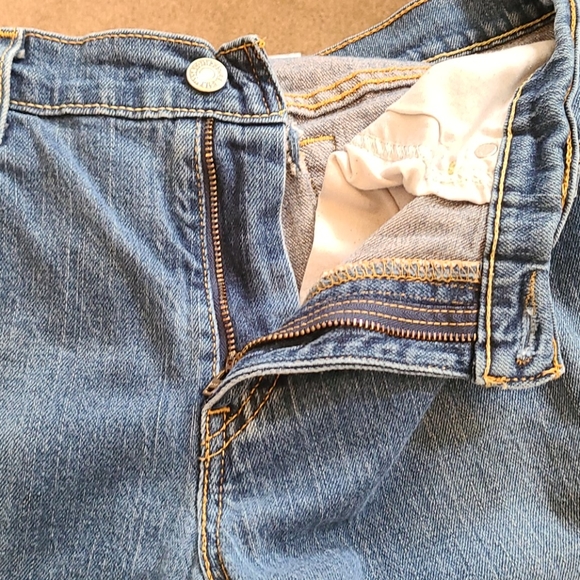 Levis - Picture 6 of 6